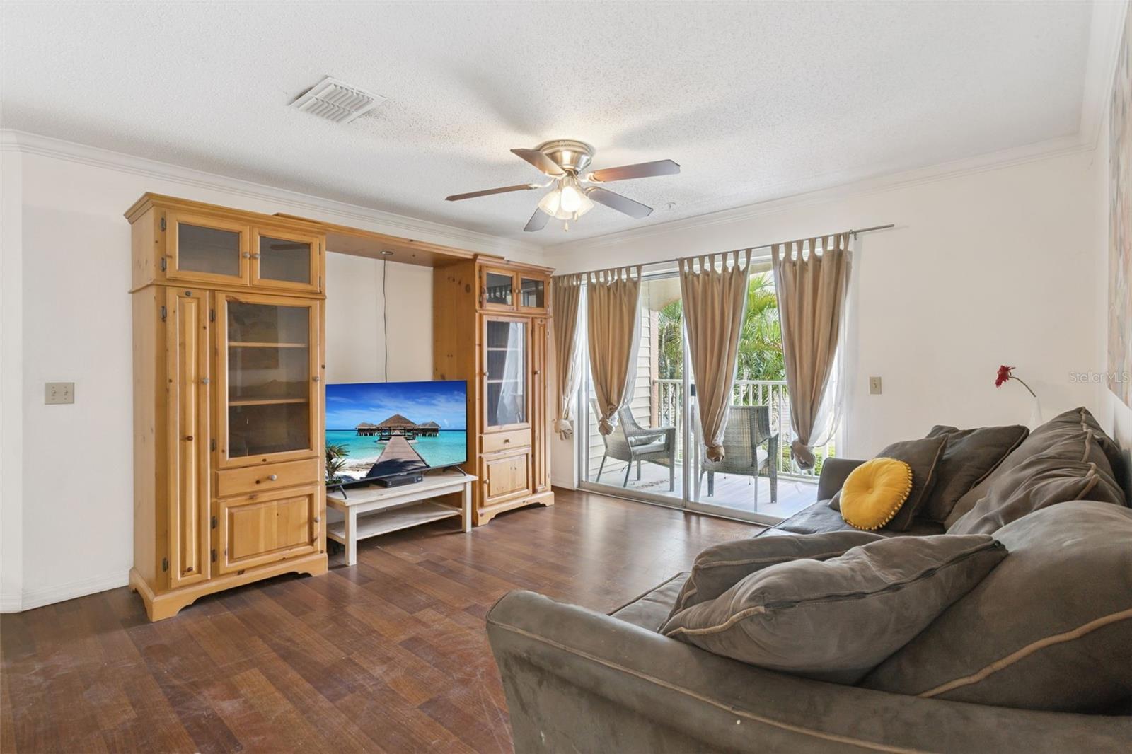 VILLAS AT LAKESIDE A CONDO - Residential