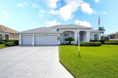 Photo of 6112 90th Avenue Circle E, Parrish, FL 34219 (MLS # A4659290)