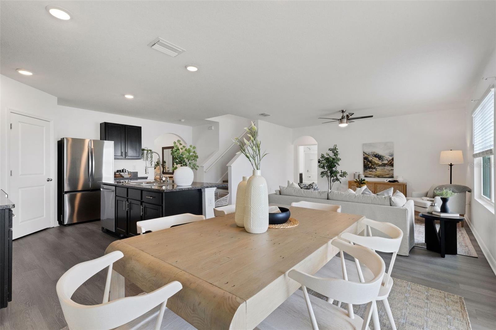 DEL TIERRA PH IV-B & IV-C - Residential Lease