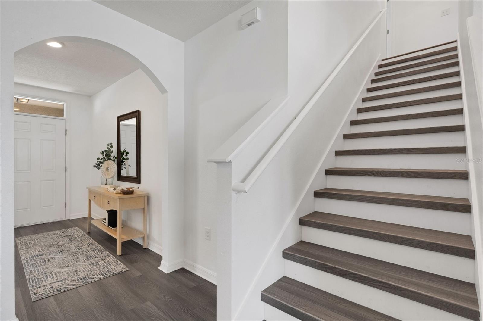 DEL TIERRA PH IV-B & IV-C - Residential Lease
