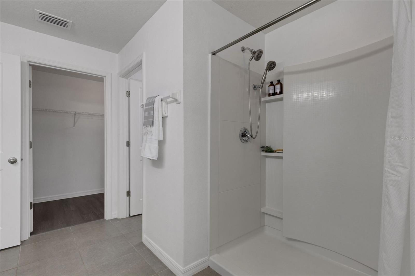 DEL TIERRA PH IV-B & IV-C - Residential Lease