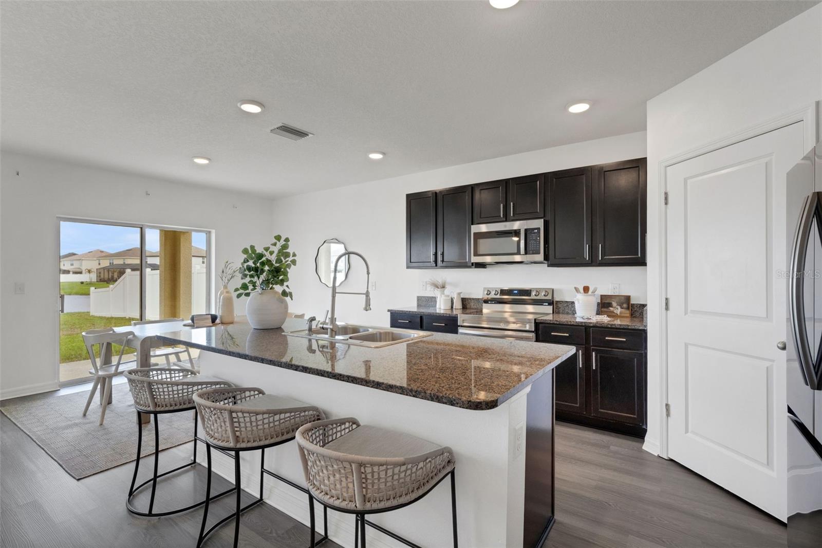 DEL TIERRA PH IV-B & IV-C - Residential Lease