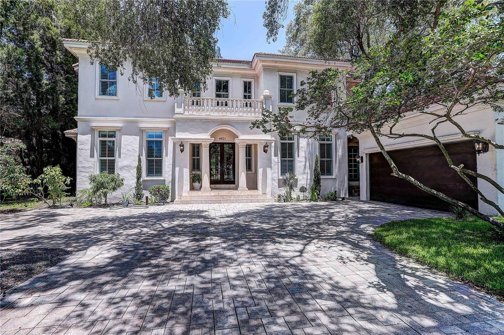 Photo of 4621 W San Jose Street, Tampa, FL 33629 (MLS # TB8561260)