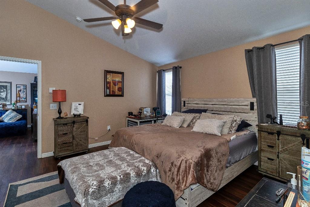 RIVERCHASE - Residential