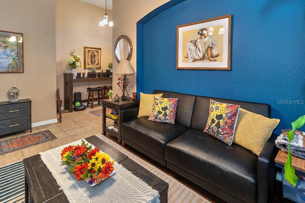 RIVERCHASE - Residential