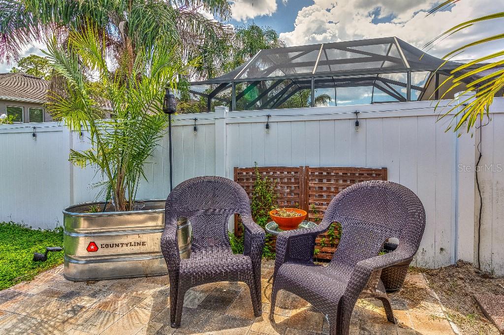 RIVERCHASE - Residential