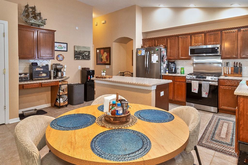 RIVERCHASE - Residential
