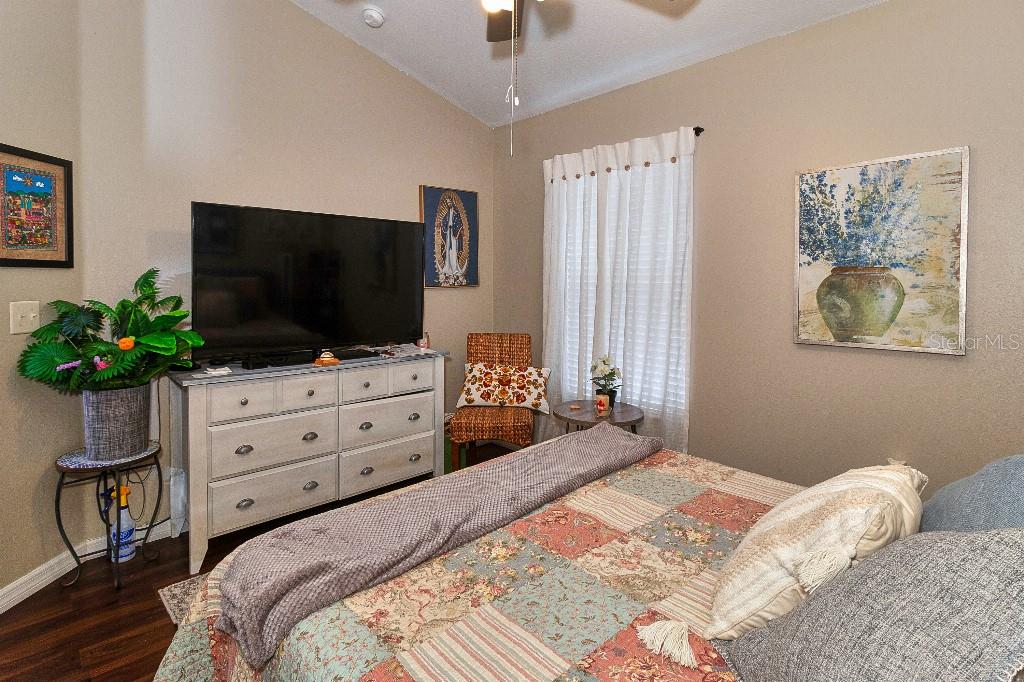 RIVERCHASE - Residential