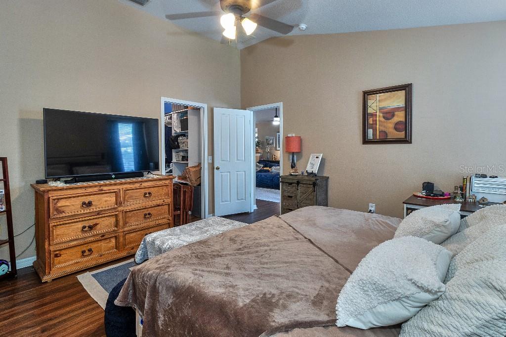 RIVERCHASE - Residential