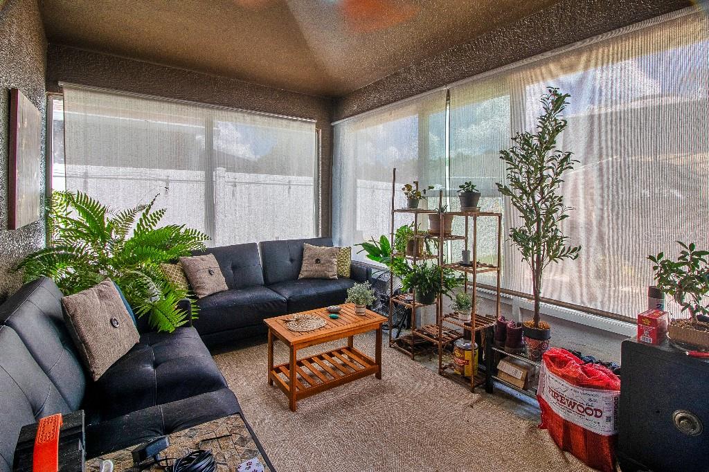 RIVERCHASE - Residential