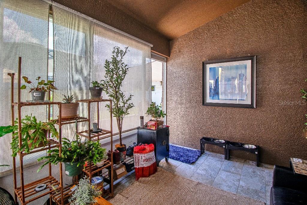 RIVERCHASE - Residential