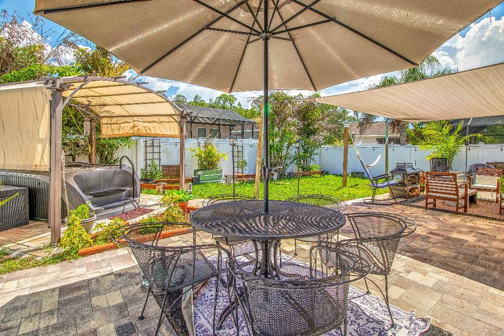 RIVERCHASE - Residential