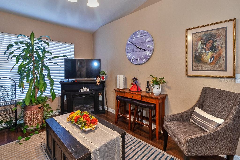 RIVERCHASE - Residential