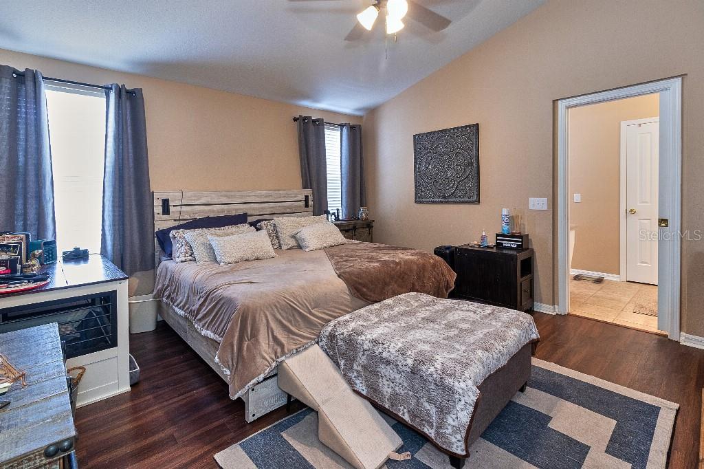 RIVERCHASE - Residential