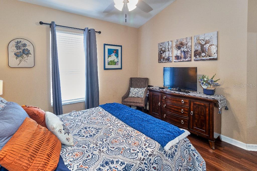 RIVERCHASE - Residential