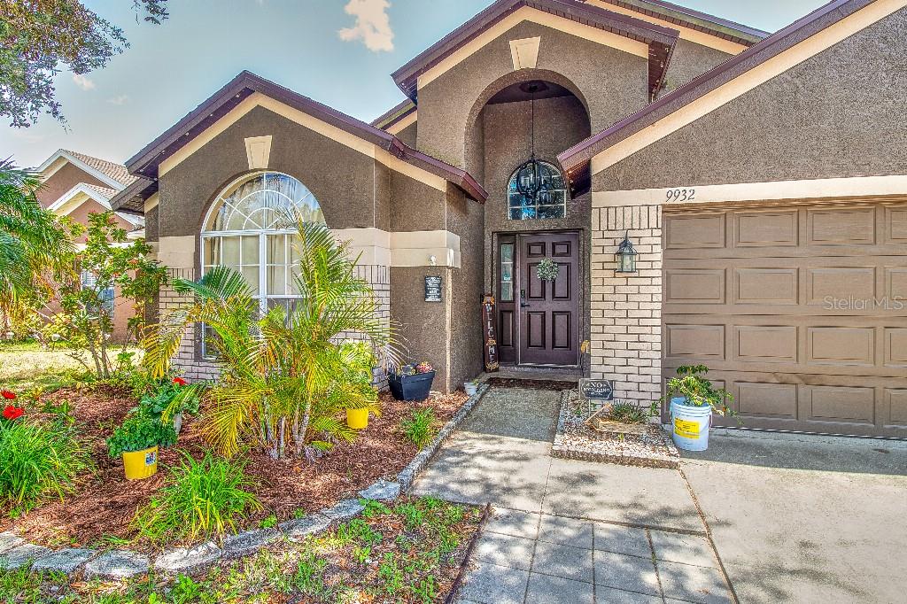 RIVERCHASE - Residential
