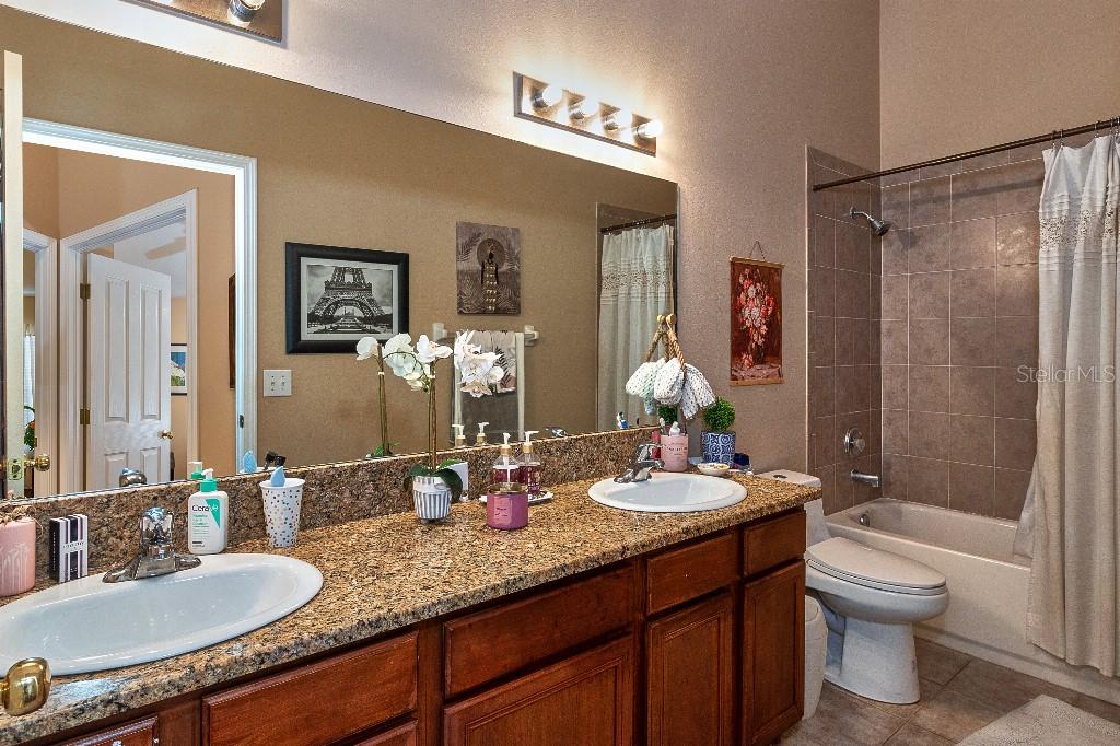 RIVERCHASE - Residential
