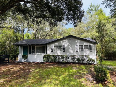 A home in CHIEFLAND