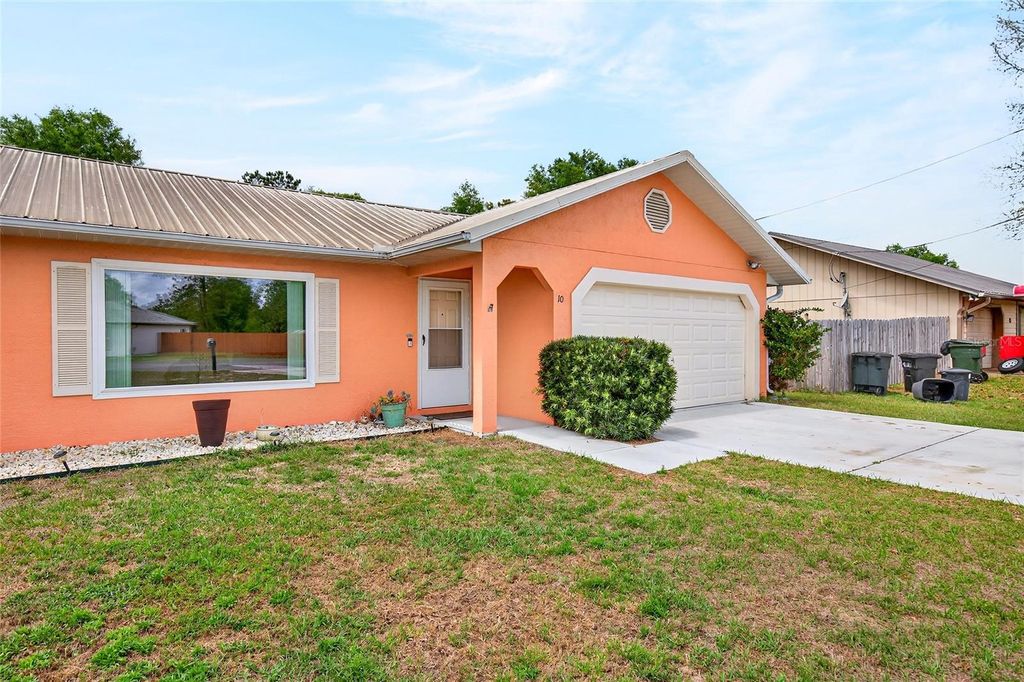 Photo of 10 Almond Trace, Ocala, FL 34472 (MLS # OM722093)