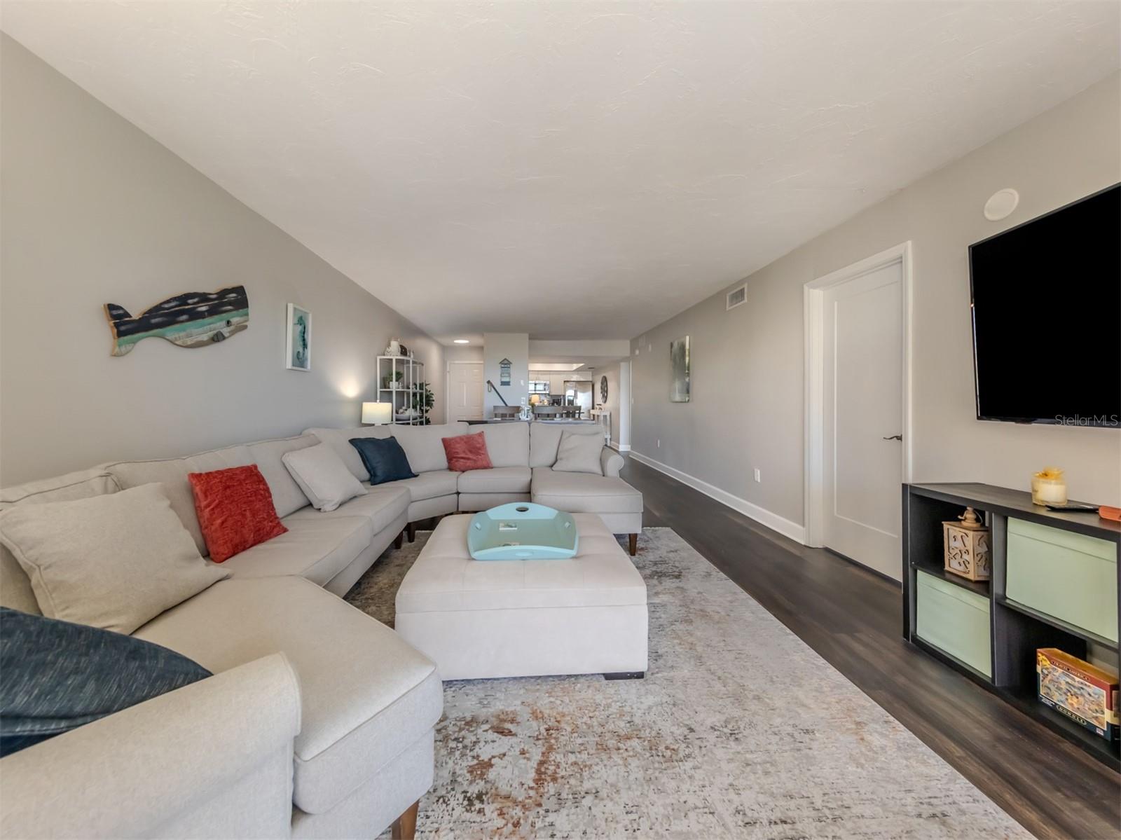 MACARTHUR BEACH - Residential