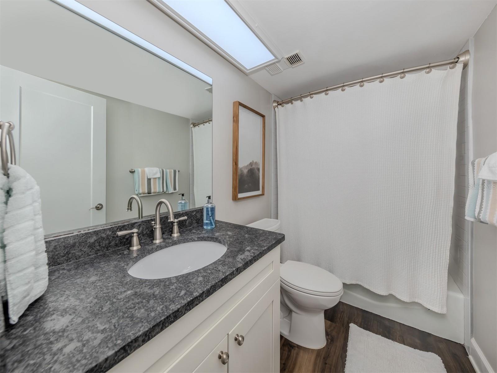 MACARTHUR BEACH - Residential