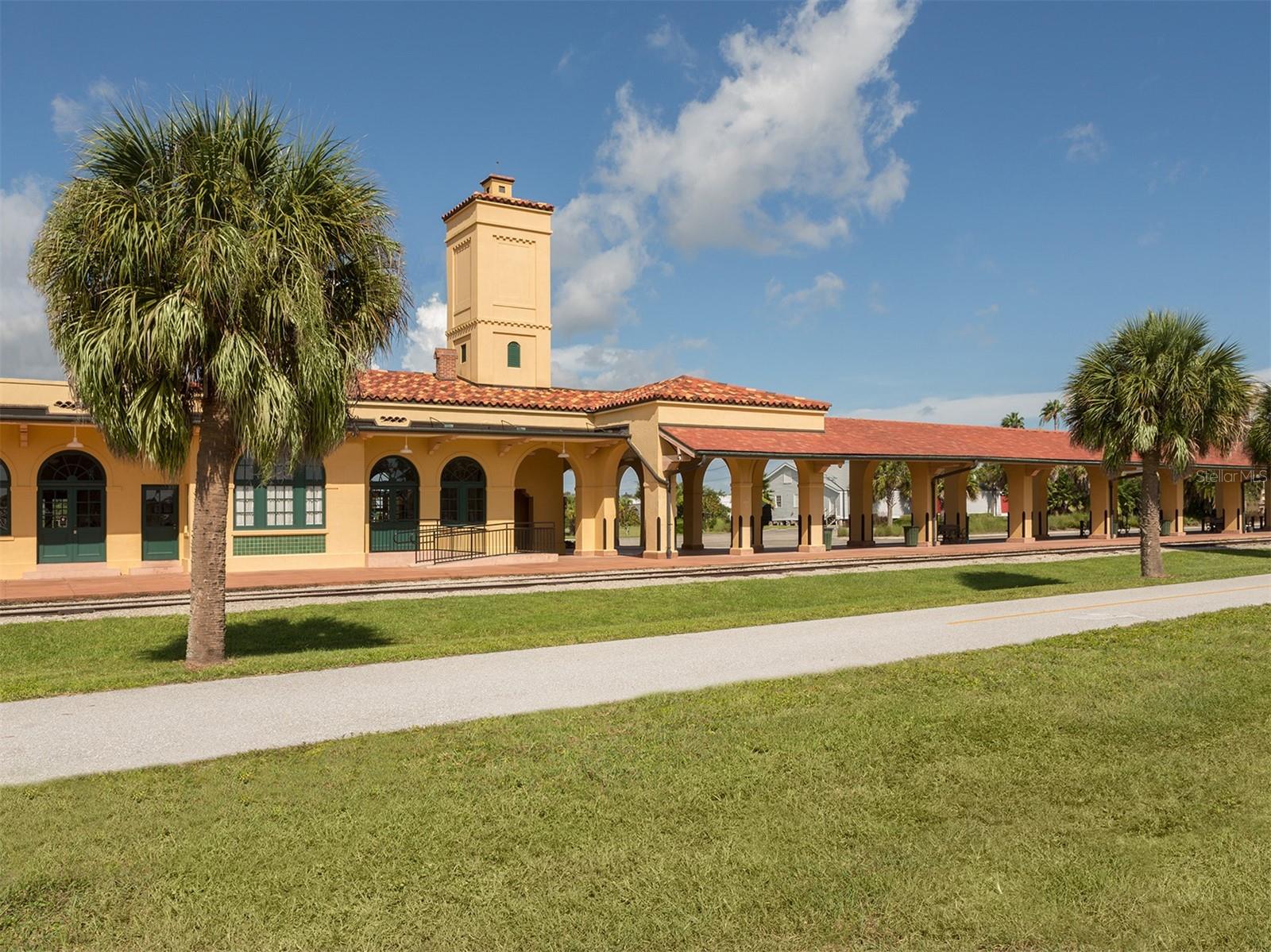 MACARTHUR BEACH - Residential