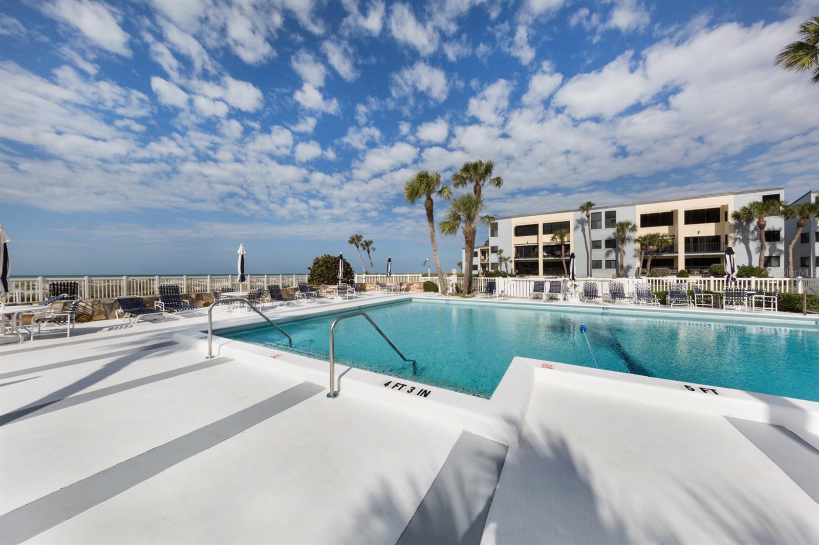 MACARTHUR BEACH - Residential