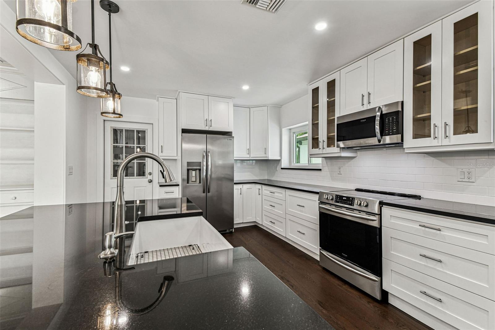 DAVIS ISLANDS PB10 PG52 TO 57 - Residential Lease