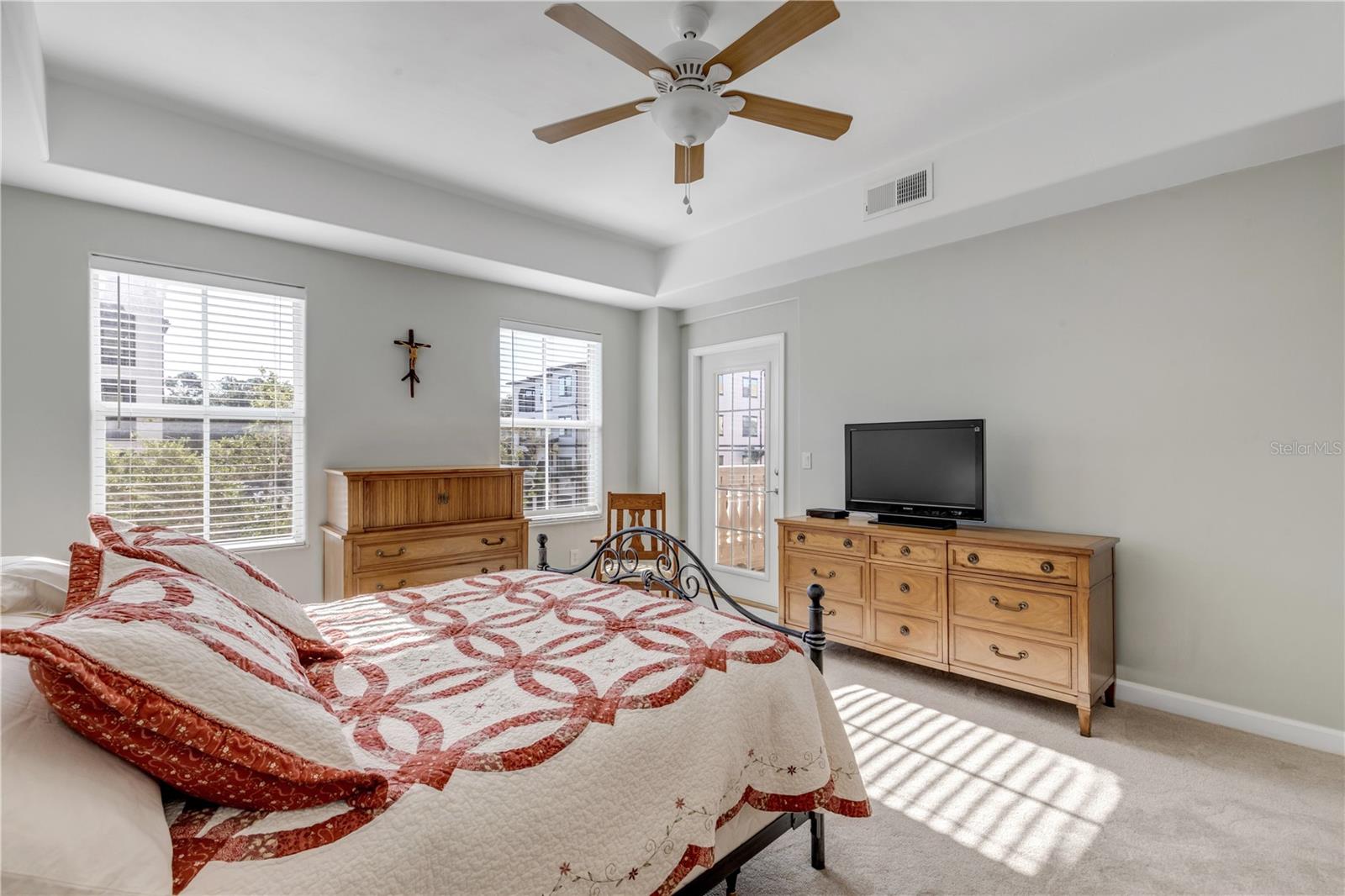 TUSCANY SQUARE 01 CONDO - Residential