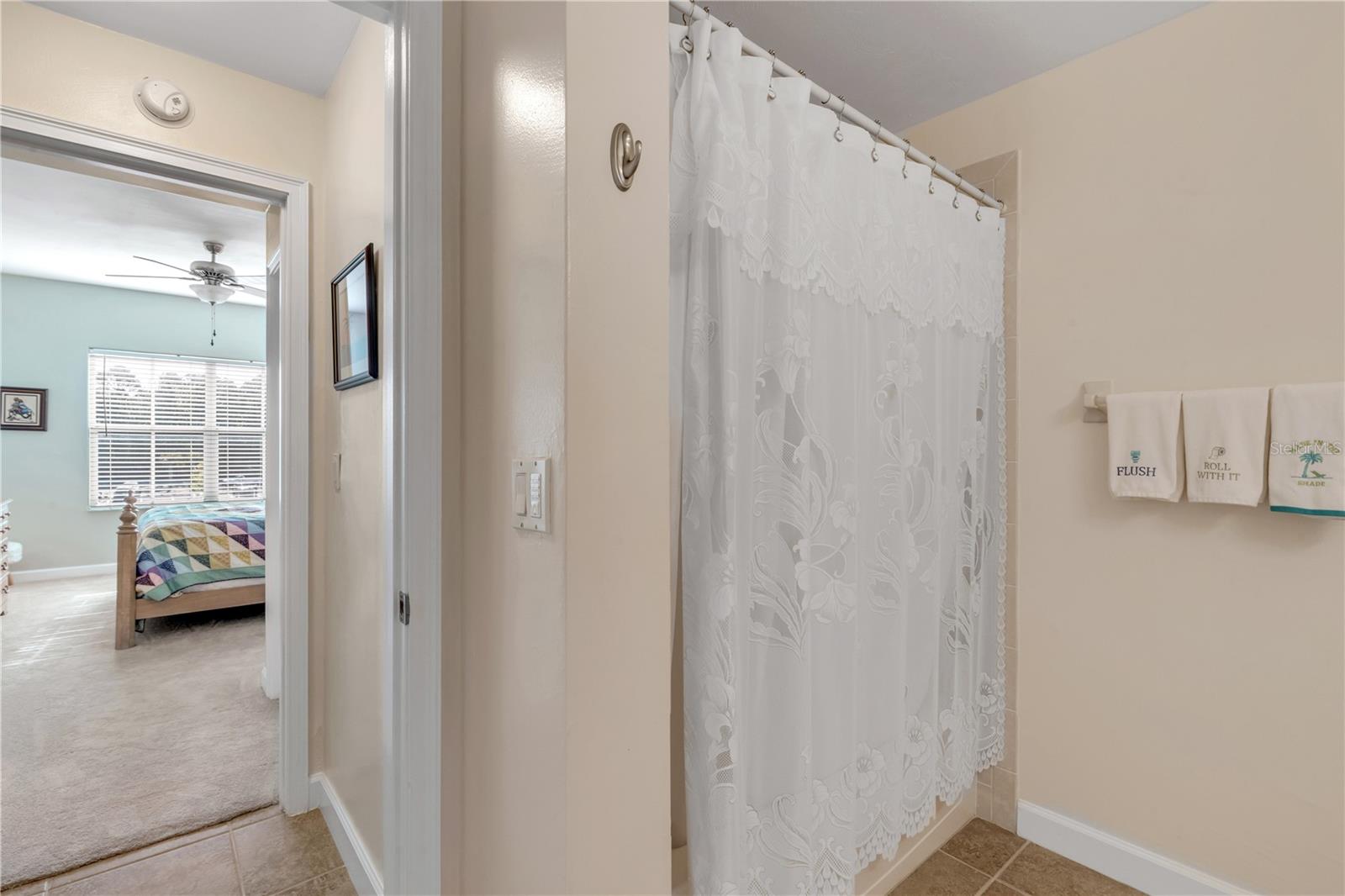 TUSCANY SQUARE 01 CONDO - Residential