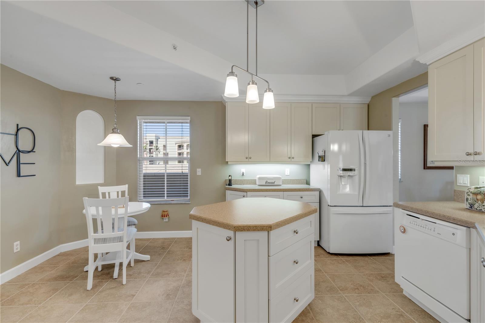 TUSCANY SQUARE 01 CONDO - Residential