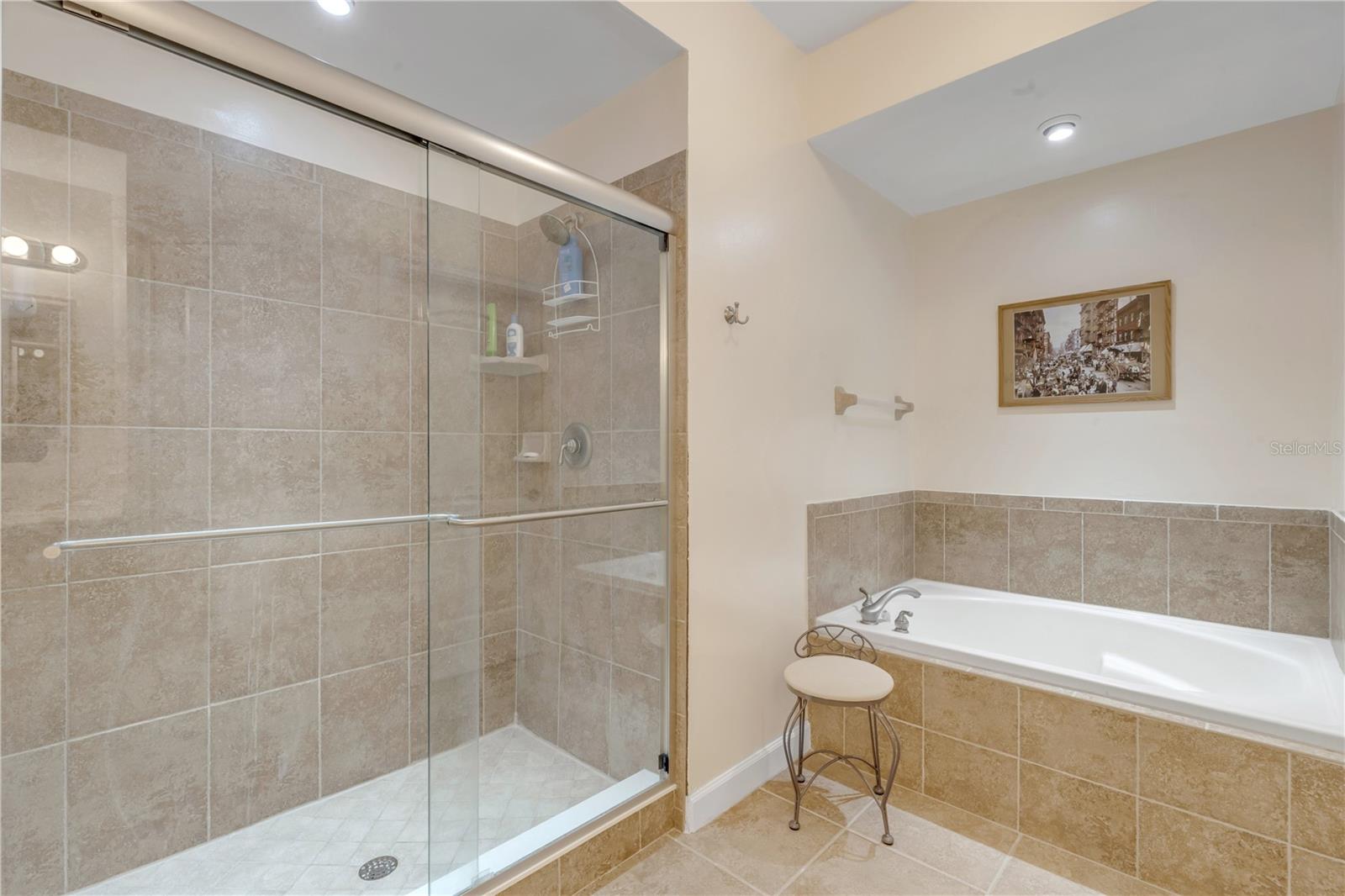 TUSCANY SQUARE 01 CONDO - Residential