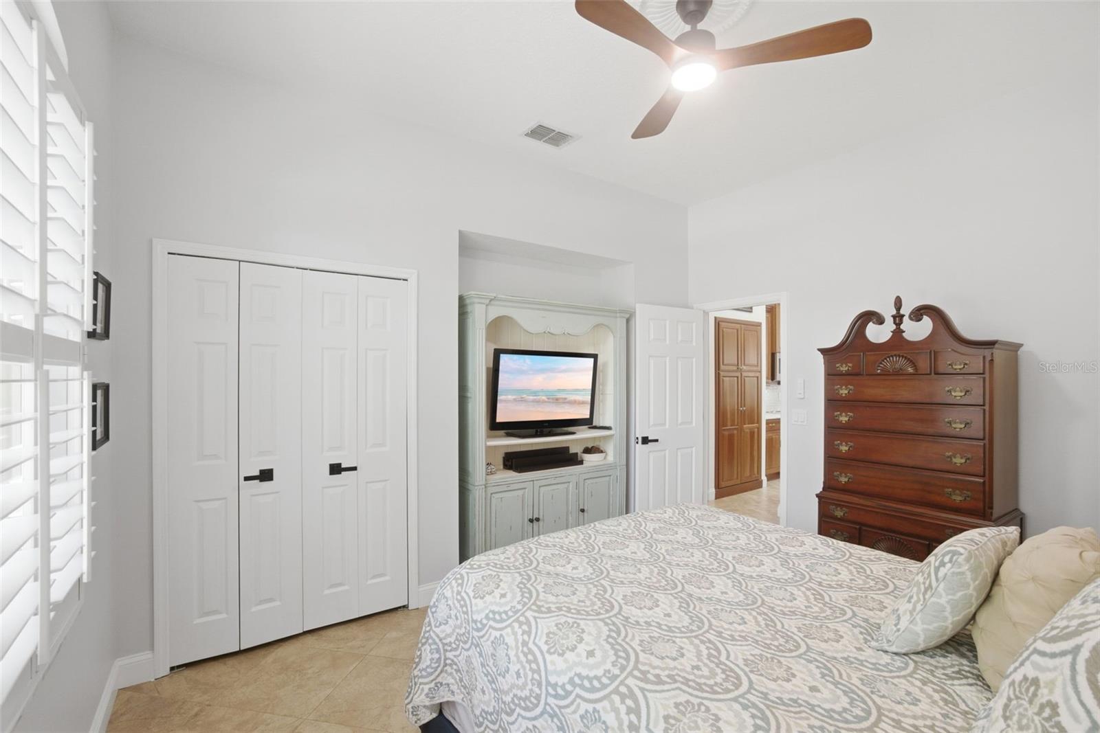 UNIVERSITY ESTATES - Residential