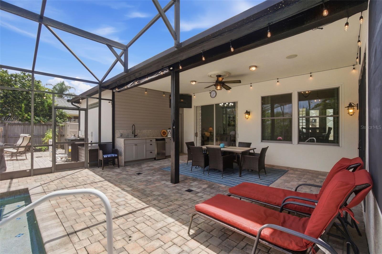 UNIVERSITY ESTATES - Residential