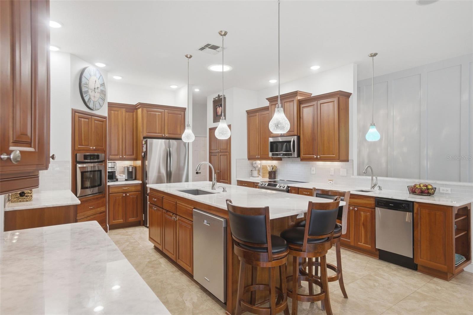 UNIVERSITY ESTATES - Residential