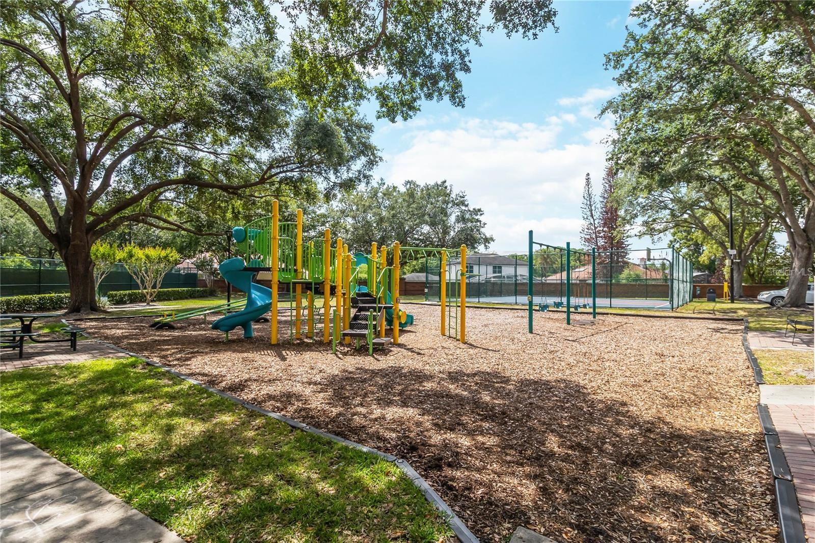 UNIVERSITY ESTATES - Residential