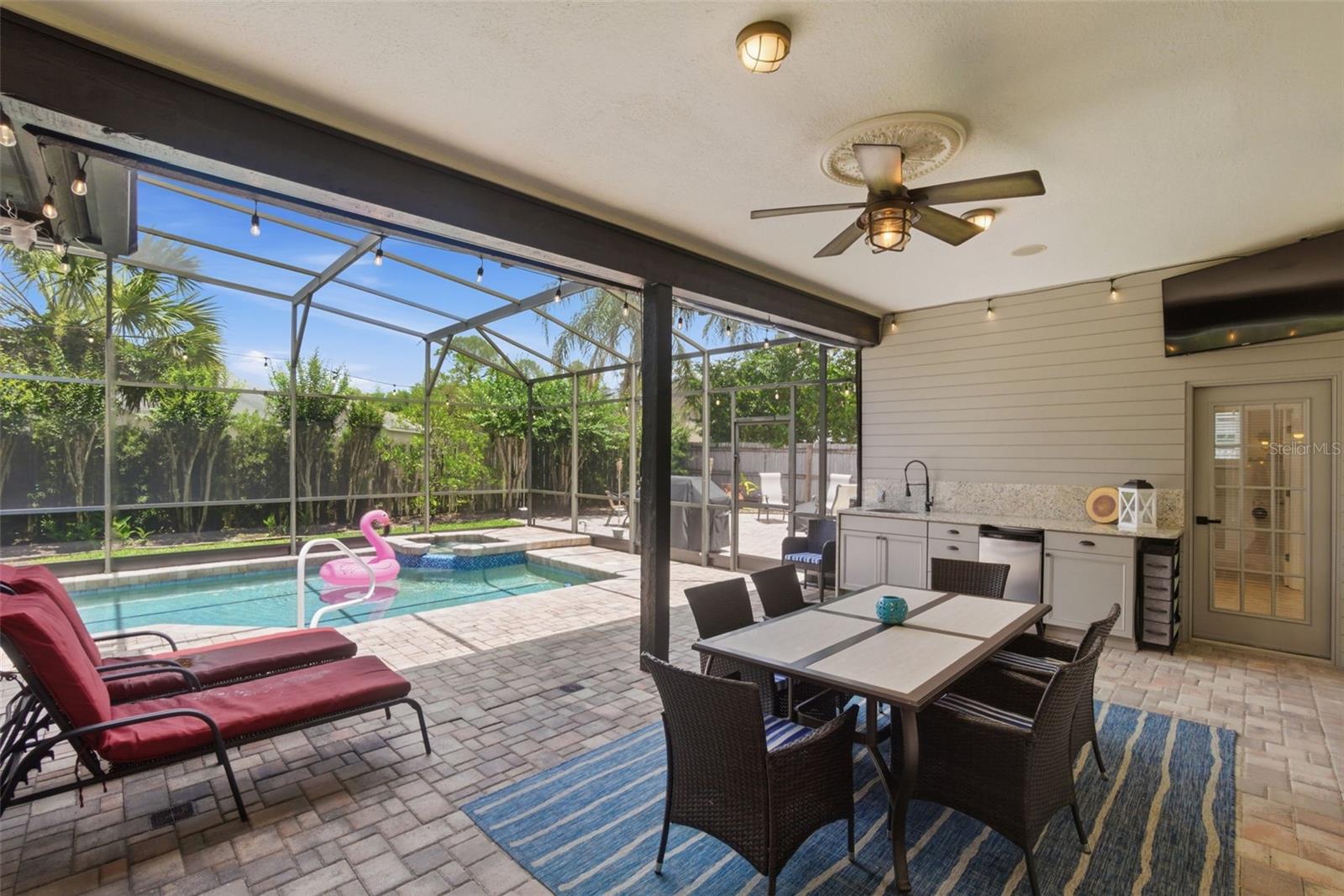 UNIVERSITY ESTATES - Residential