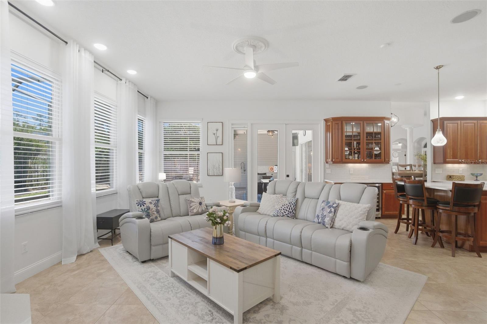 UNIVERSITY ESTATES - Residential