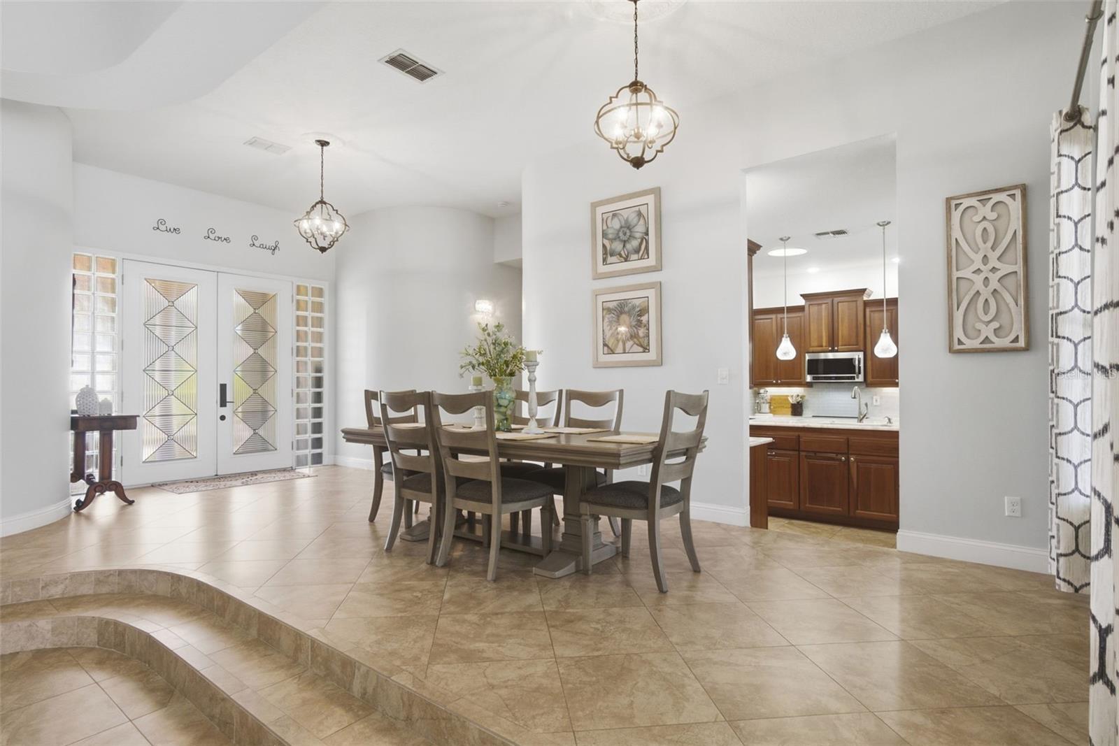 UNIVERSITY ESTATES - Residential