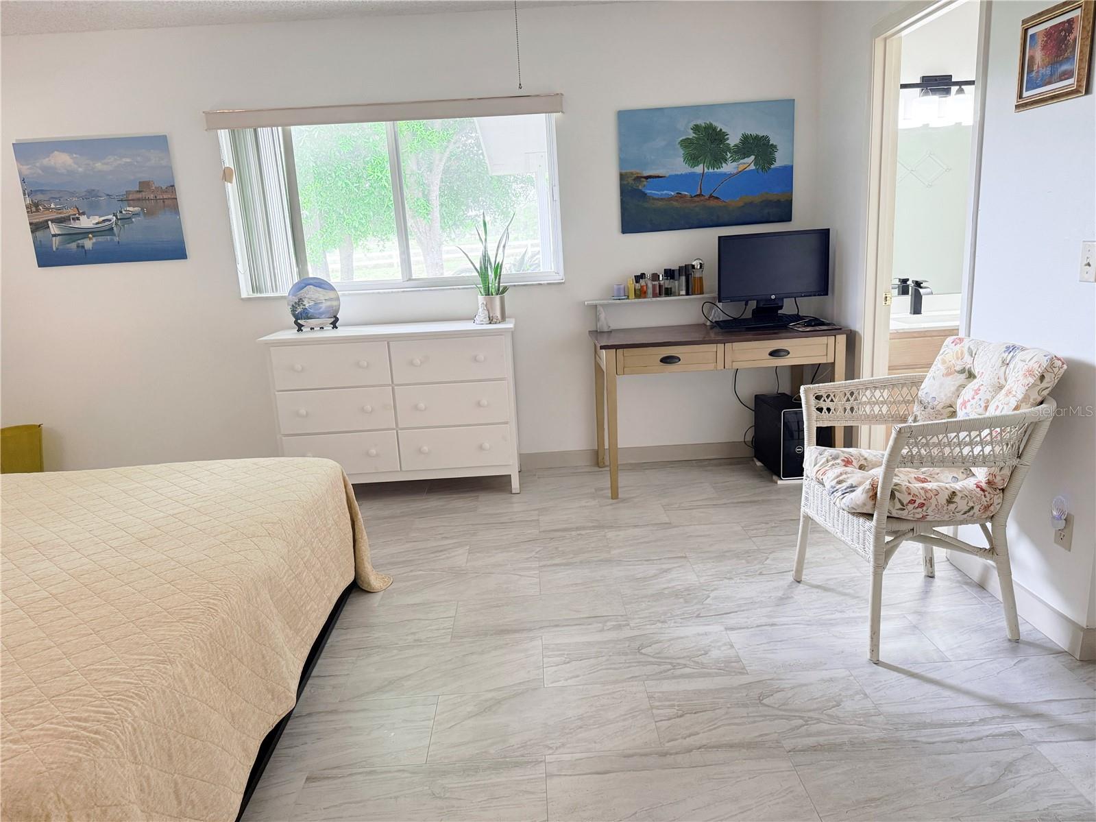 ON TOP/WORLD REP PH 01B SEC - Residential