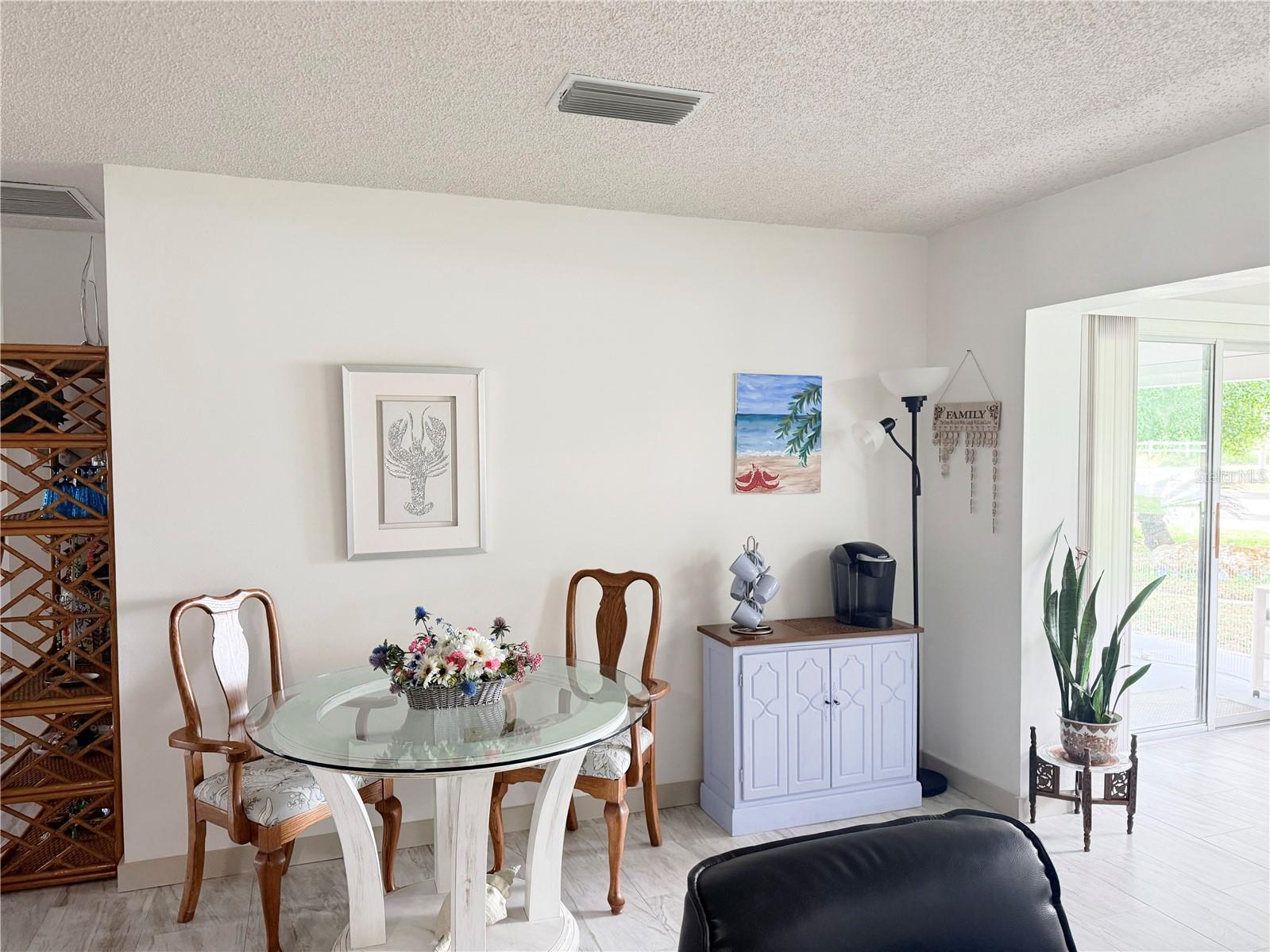 ON TOP/WORLD REP PH 01B SEC - Residential