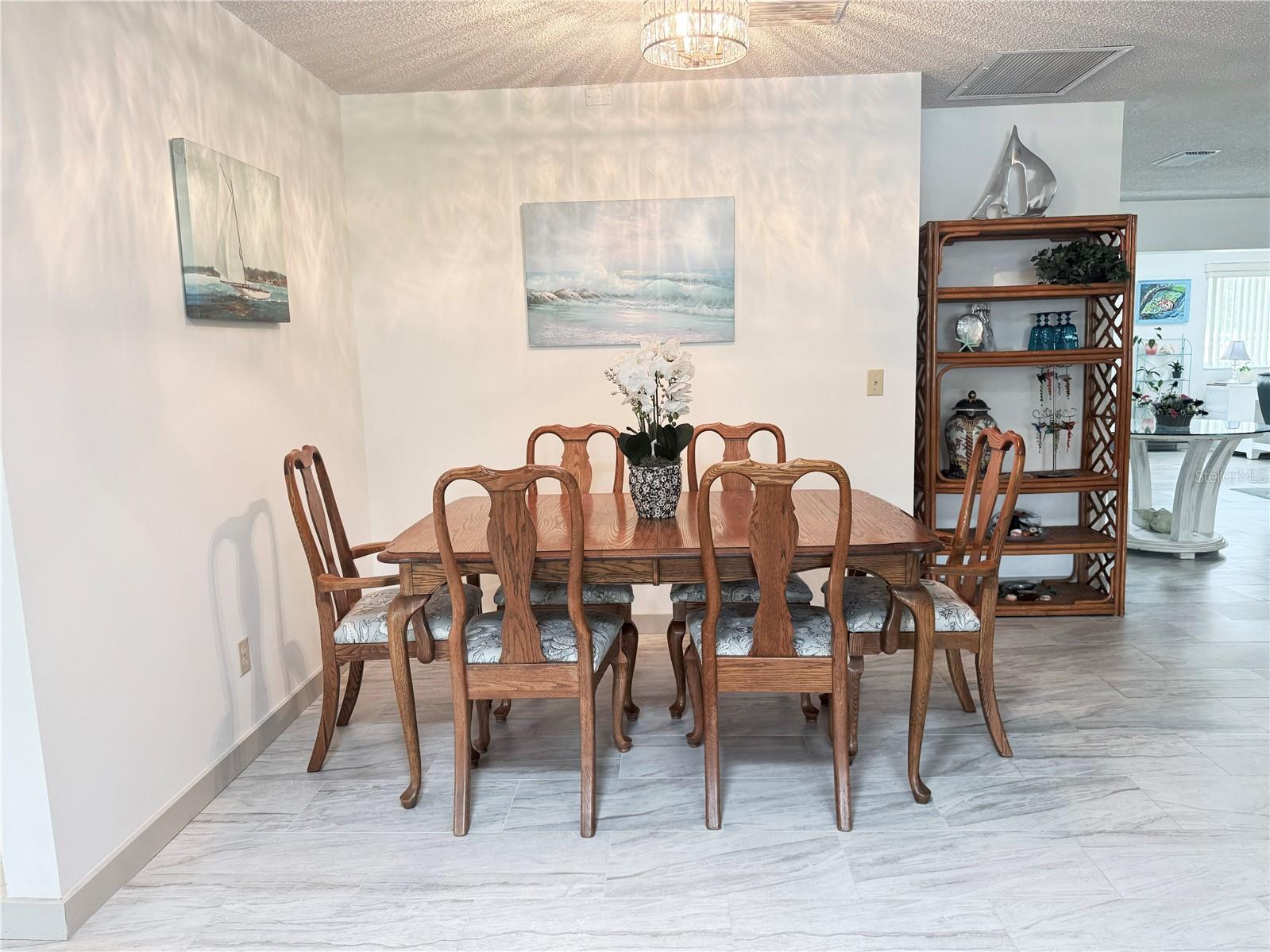 ON TOP/WORLD REP PH 01B SEC - Residential