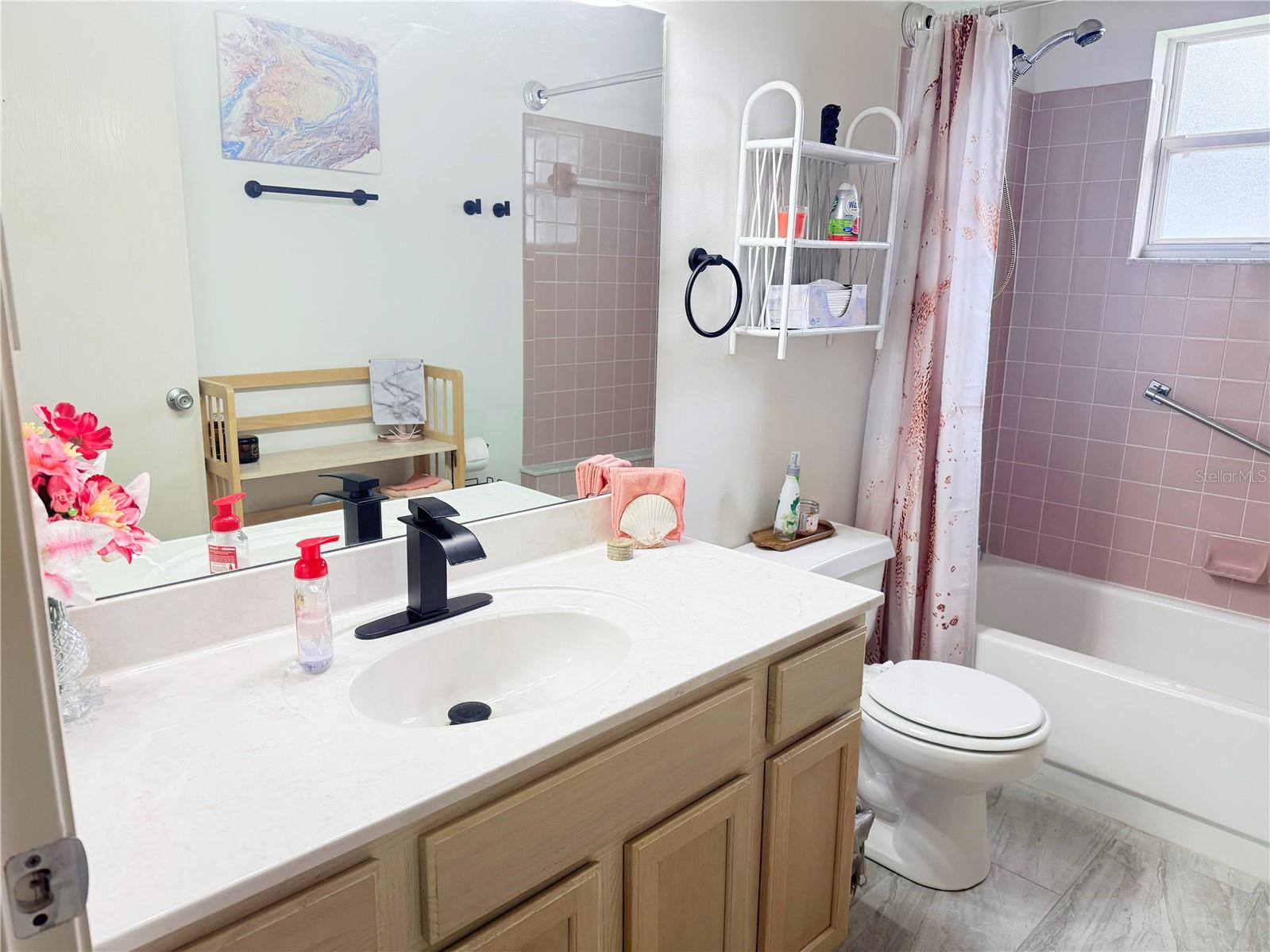 ON TOP/WORLD REP PH 01B SEC - Residential