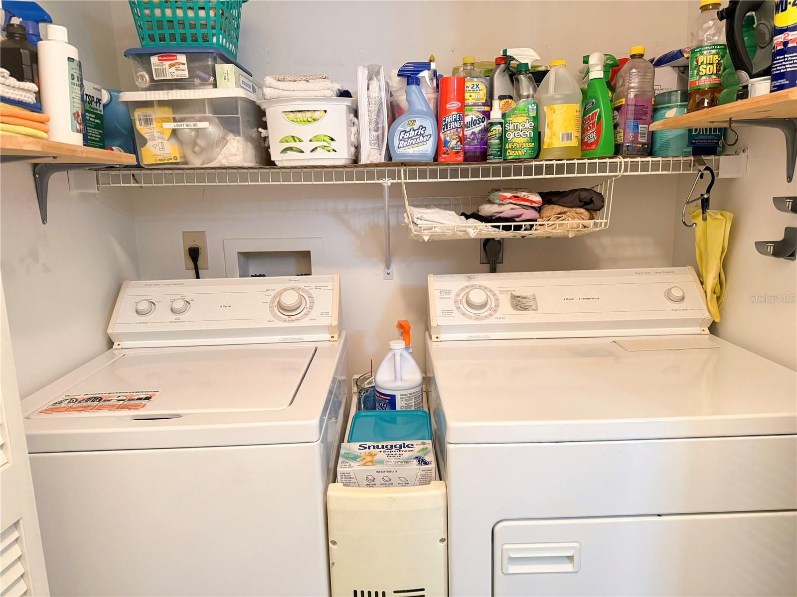 ON TOP/WORLD REP PH 01B SEC - Residential