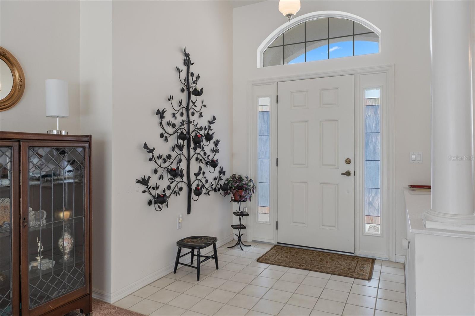 370 W BARCLAY COURT