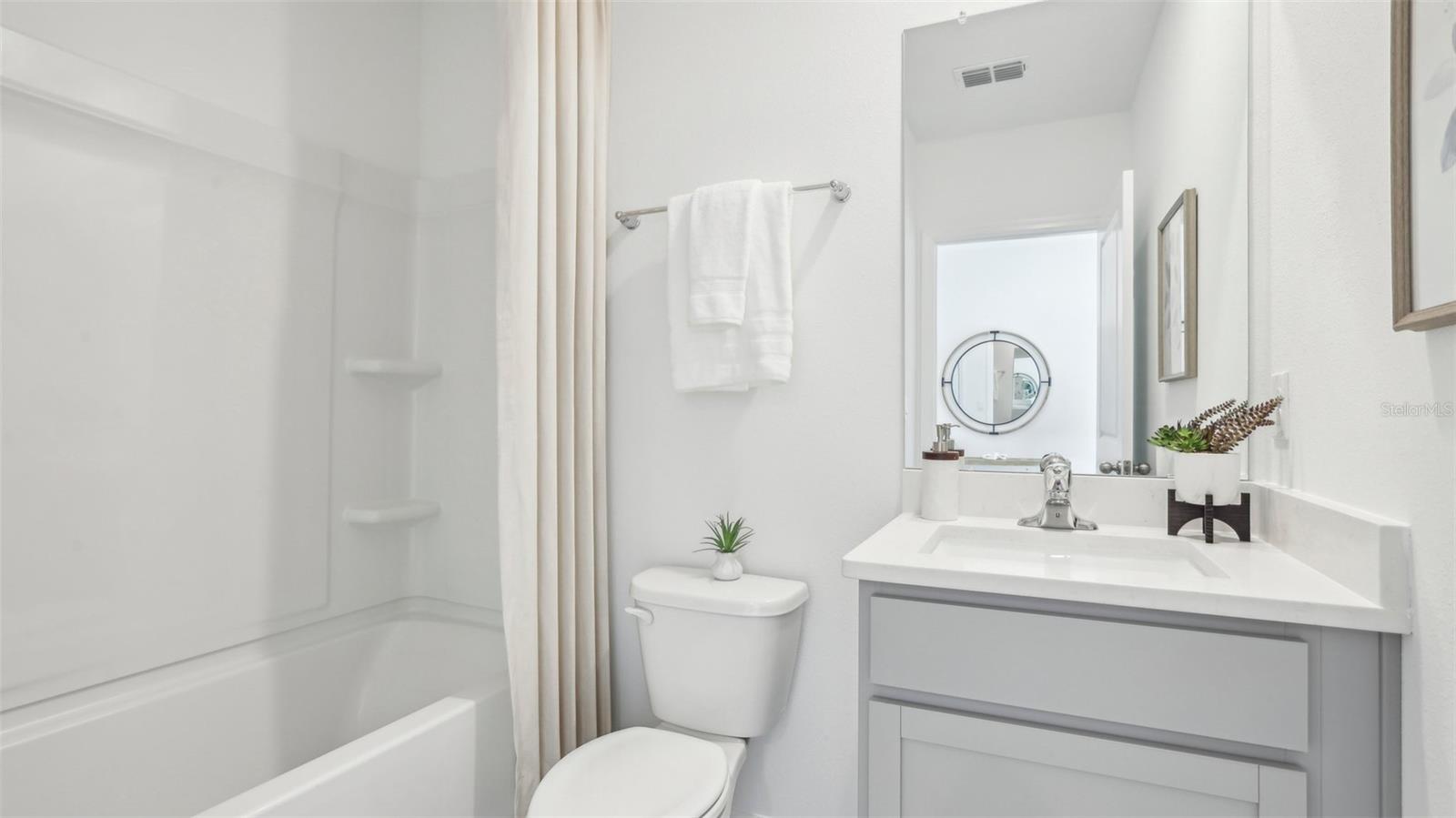 OAKFIELD LAKES - Residential