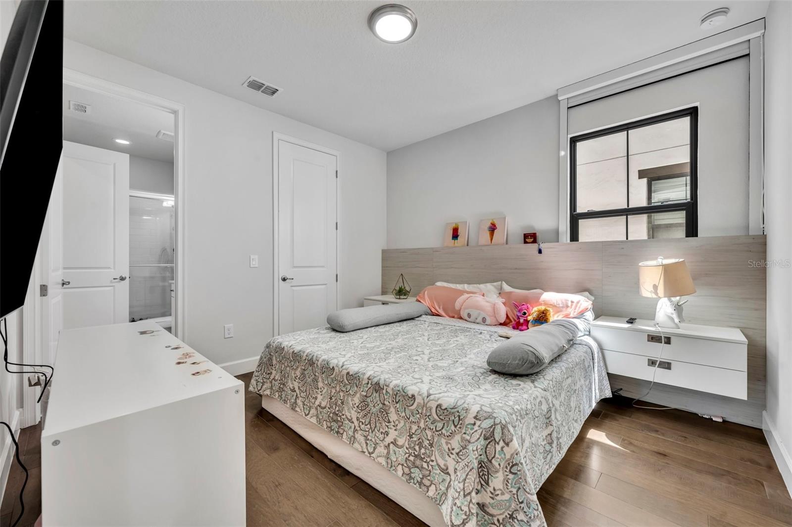 LAKESIDE/TOSCANA - Residential Lease