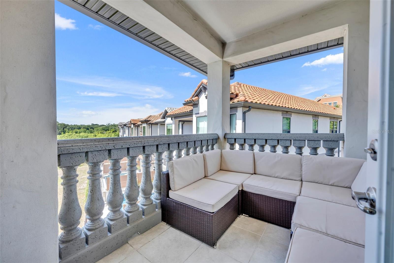 LAKESIDE/TOSCANA - Residential Lease