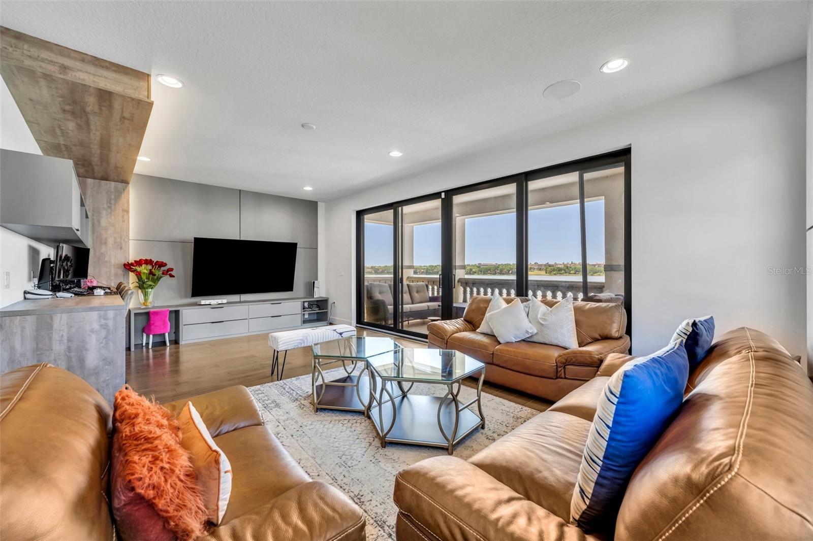 LAKESIDE/TOSCANA - Residential Lease