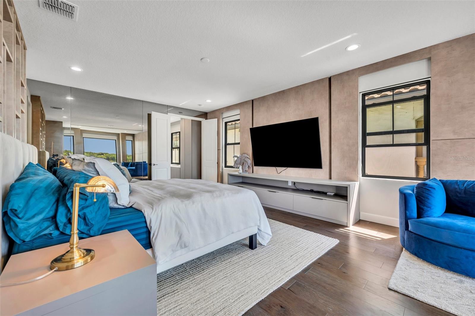 LAKESIDE/TOSCANA - Residential Lease